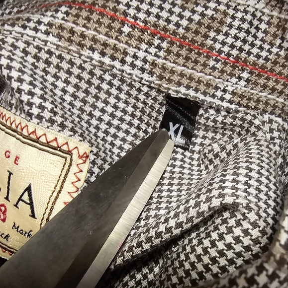 Italia Vintage Button Front Men's Size XL EUC - Picture 8 of 8